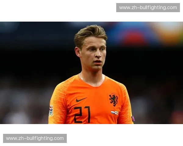 荷兰队演练德容长传发动反击，科曼寻求定位球二次进攻机会